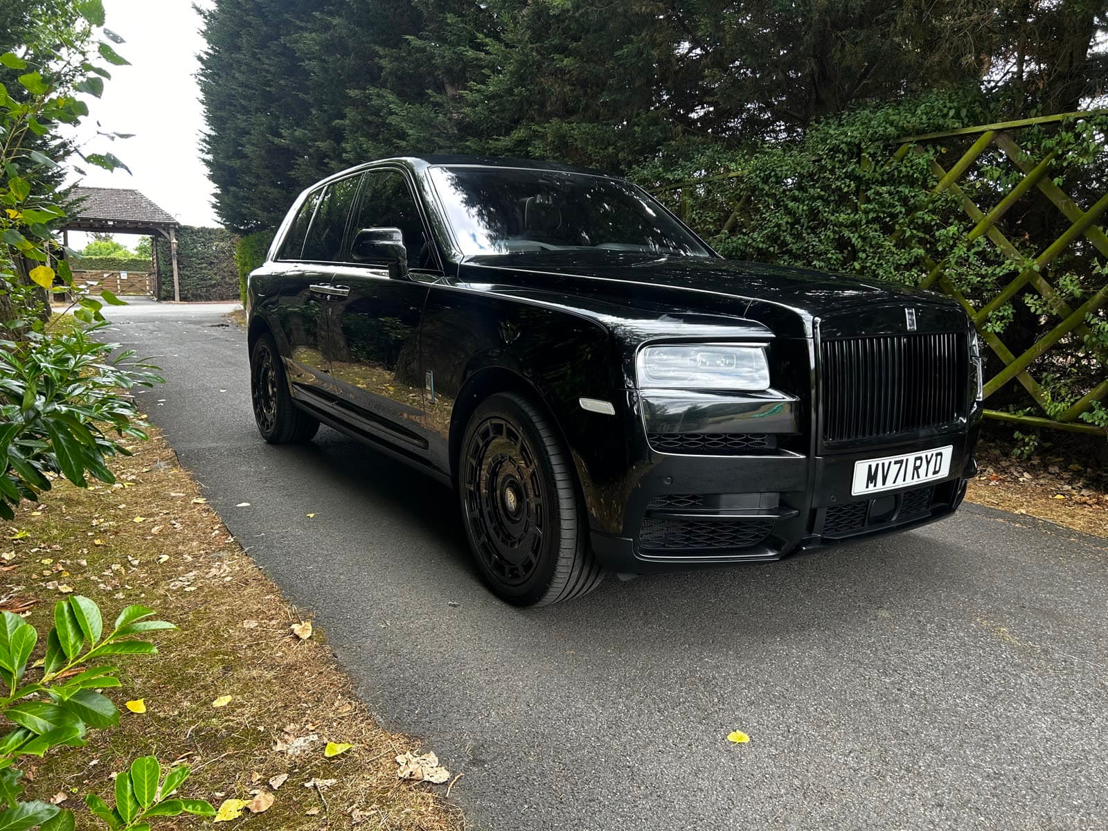 Black Rolls-Royce Cullinan